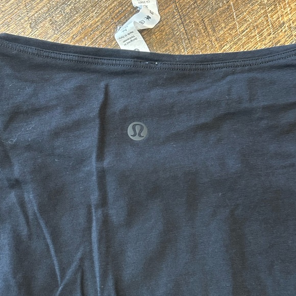 lululemon athletica Black Short Sleeve Crew Tee - Picture 4 of 5